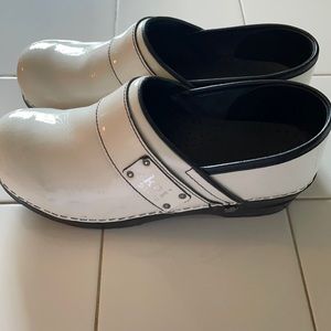 Koi-Sanita white size 38